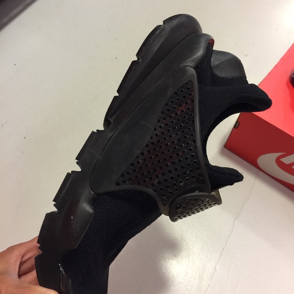 NIB Nike Men's Sock Dart Black Running Sneaker - Picture 4 of 8